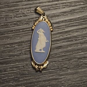 Vintage 9k Gold fill Wedgwood Cameo Pendant